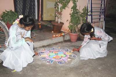 Delhi celebrates Diwali with less crackers, earthen lights