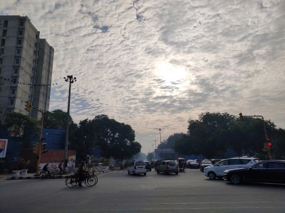 Delhi's temperature to dip to 10 degrees Celsius on Tuesday