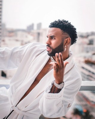 Jason Derulo feels happy to share his wealth