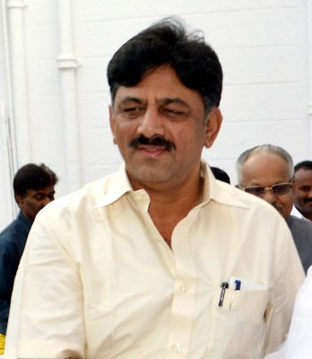 K'taka Cong chief appears before CBI, flays ruling BJP