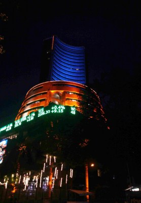 Muhurat session: Indices touch new highs, banking, auto stocks rise (Ld)