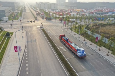 New highway freight service links China, Kazakhstan