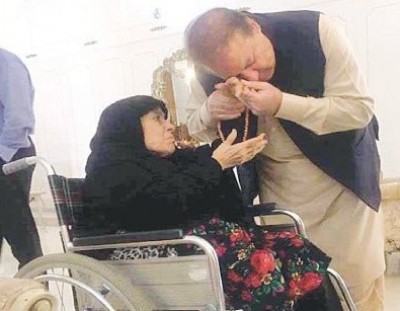 Sharif's mother passes away in London