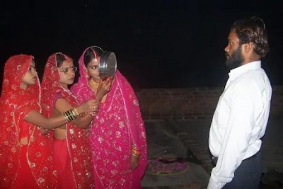 Three wives observe Karwa Chauth for husband in Uttar Pradesh
