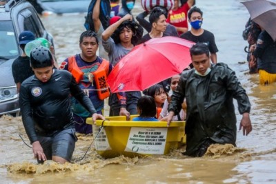 Typhoon Vamco triggers heavy flooding in Manila, provinces