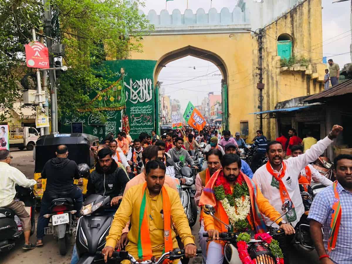 GHMC polls: Lone Muslim face of BJP out to prove a point in Dabeerpura