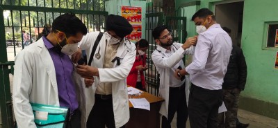 AIIMS, LNJP docs wear black ribbon in support of IMA strike call