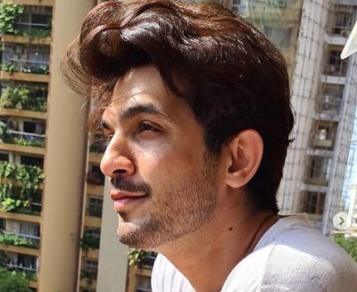 Arjun Bijlani reveals why he loves to watch light-hearted shows