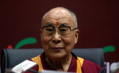 Dalai Lama congratulates Maha teacher who won global prize