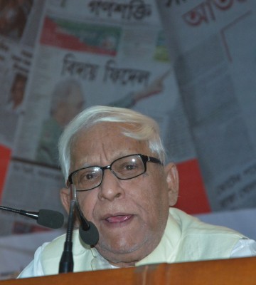 Ex-Bengal CM Buddhadeb Bhattacharjee remains 'critical'