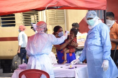 Gujarat sees 1,160 new coronavirus cases, 10 deaths