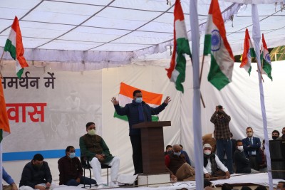 Kejriwal to join 'Kirtan Durbar' with farmers at Singhu border
