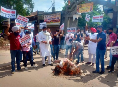 NSUI holds protest seeking release of scholarship grants