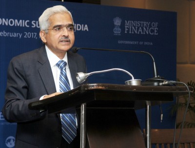 RBI Guv discusses credit flow, rate cut transmission with bank MDs
