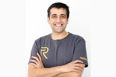 Realme issues warning to users against franchise scam