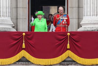 UK's Queen Elizabeth II 'to wait in line' for Covid vaccine