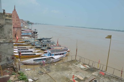 Varanasi boats to be CNG-driven now