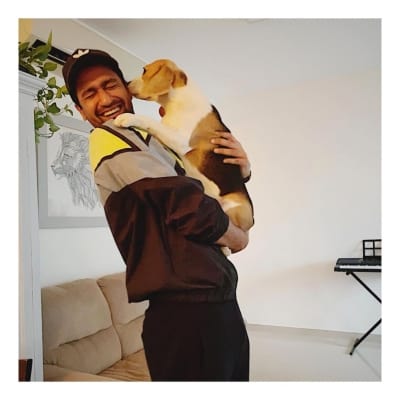 Vicky Kaushal shares adorable picture posing with 'padosan'