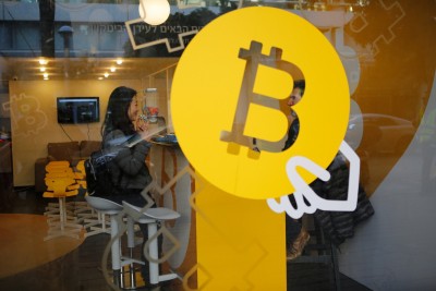 World’s 3rd largest cryptocurrency crashes after lawsuit