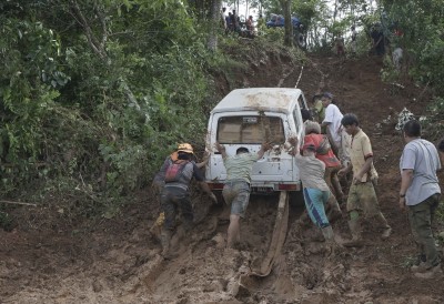 10 workers trapped as landslides hit Indonesian coal mine