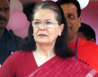 Sonia holds virtual meet to discuss political situation, farmers' issue