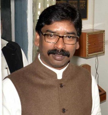 2 cops suspended over Jharkhand CM convoy attack