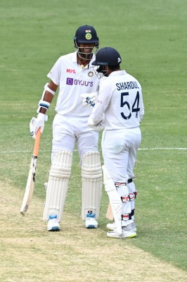 4th Test: Thakur, Sundar help India cut down deficit to 33