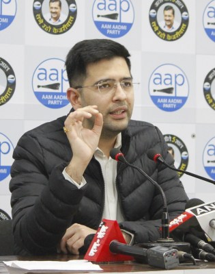 AAP slams Cong for opposing SGPC decision not to invite Modi