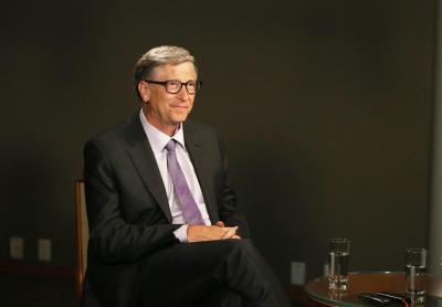 Bill Gates receives first dose of Covid vax