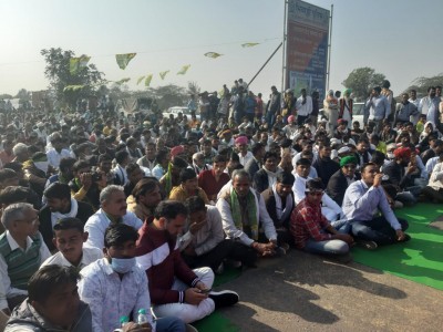 Delhi Congress chief visits Ghazipur in solidarity with farmers