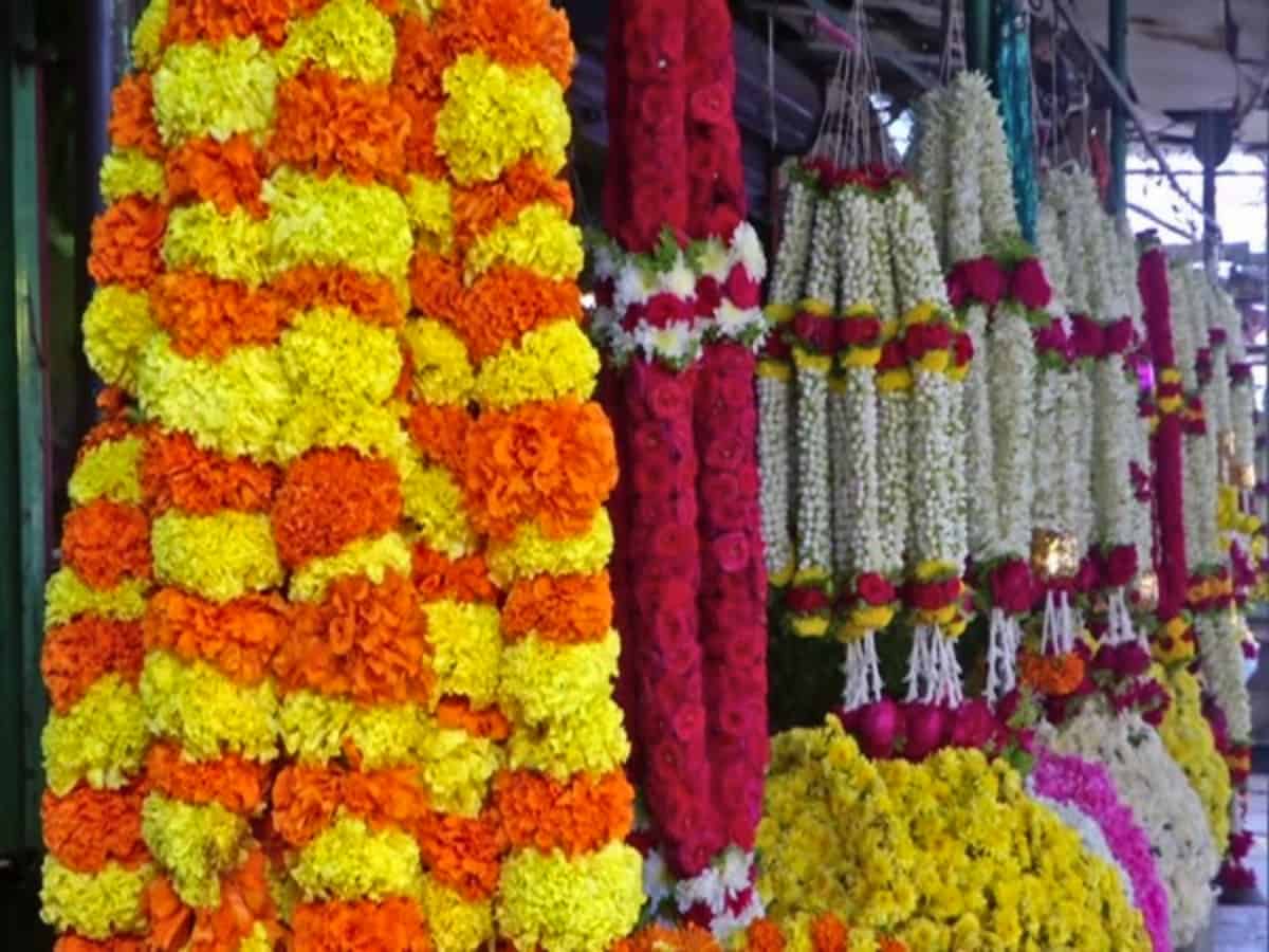 Sales of flowers fall in Hyderabad on Makar Sankranti