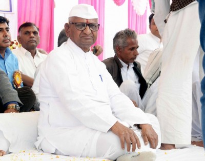 Hazare cancels hunger strike over farmers' issues