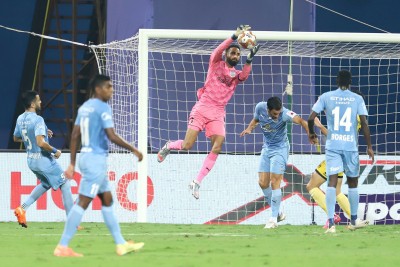 Hyderabad hold Mumbai City to goalless draw