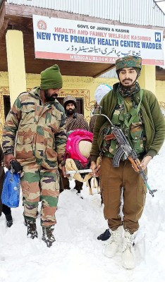 Indian Army rescue pregnant woman stuck in snowbound Kashmir to hospital