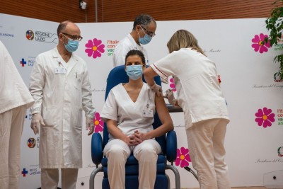 Italy hits 1 mn dose vaccination mark