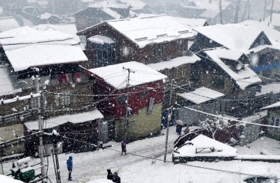 Kashmir reels under harshest winter in decades
