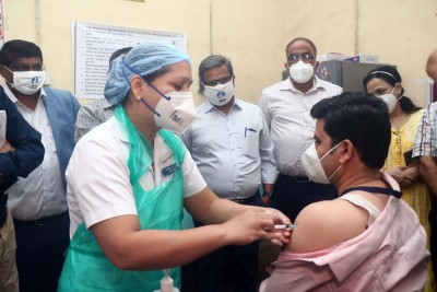 Over 20,000 private healthcare workers in Telangana take vaccine
