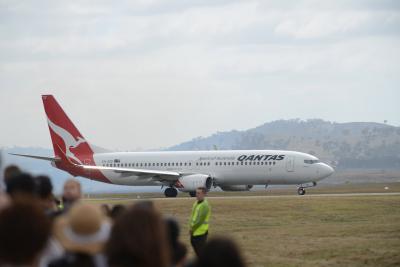 Qantas resumes bookings for int'l flights