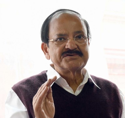 Right character among netas is in short supply: Vice President
