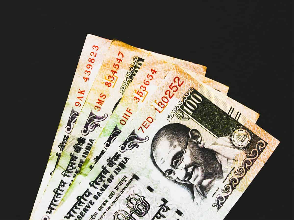 Rs 100 notes