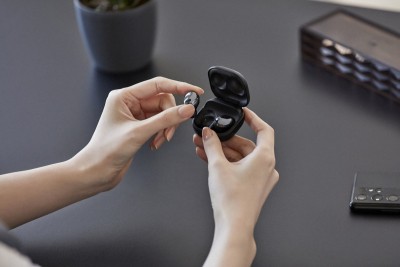 Samsung launches new Galaxy Buds Pro, SmartTag