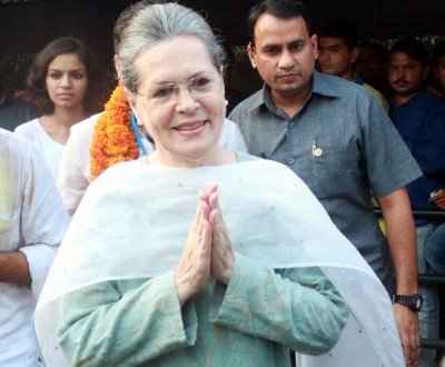 Sonia calls meet of Kerala leaders after local polls debacle