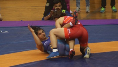 Women's wrestling nationals: Sonam shocks Sakshi, wins gold