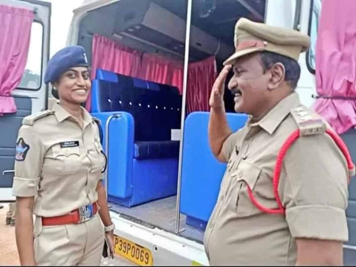 Circle Inspector's daughter becomes DSP, father proudly goes on duty, see you too PHOTO