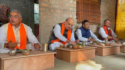 Amit Shah has lunch with refugee family in West Bengal