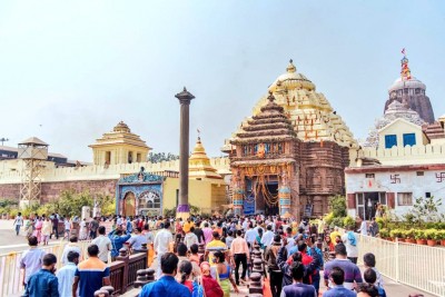 Devotee donates 4.8 kg gold to Jagannath Temple