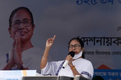 Mamata targets rebel minister, orders probe into recruitment