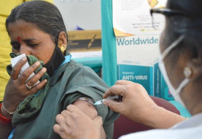 Over 4.6 lakh health workers get second dose of Covid vax: Govt