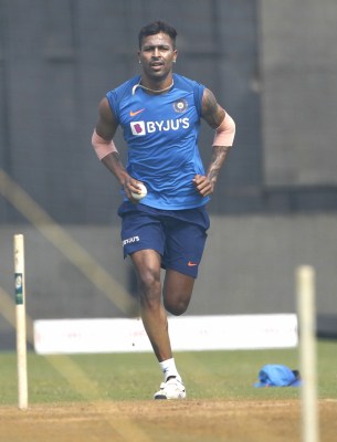 Pandya, Pant train as Indians chill out after victory