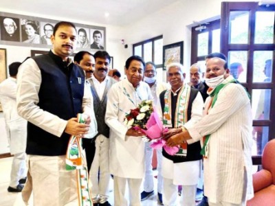 Return of Hindu Mahasabha leader to MP Congress sparks debate